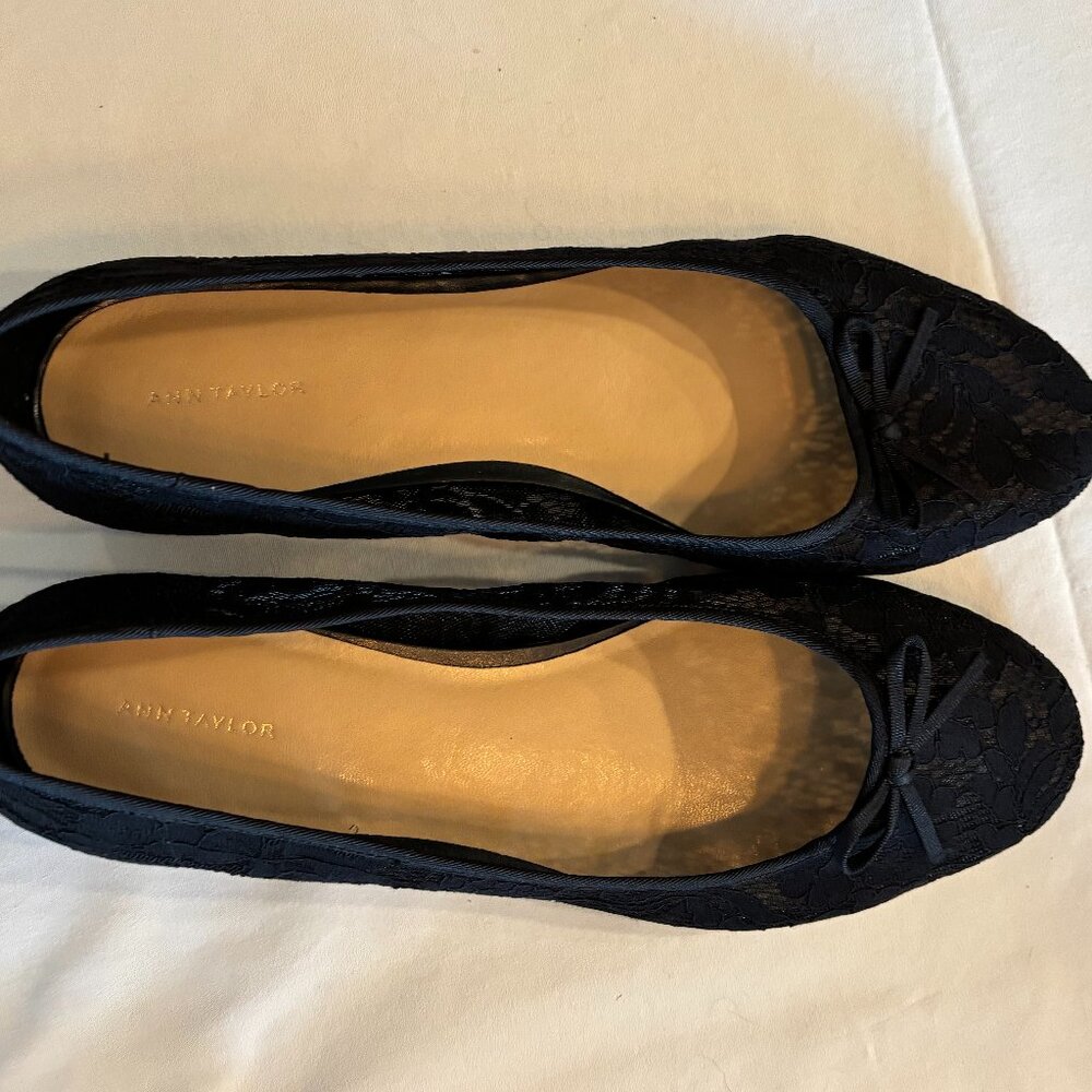 New in Box Ann Taylor Lace ballet flats size 11 black